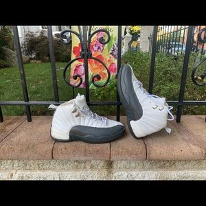 - Jordan 12 “flint grey 2003” sz 8